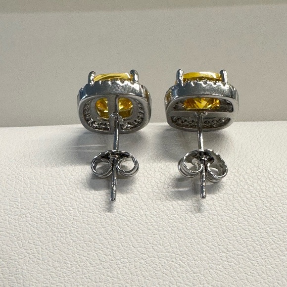 New Yellow Diamond CZ Cushion Square Stud Earrings NWT bridal - Picture 5 of 7